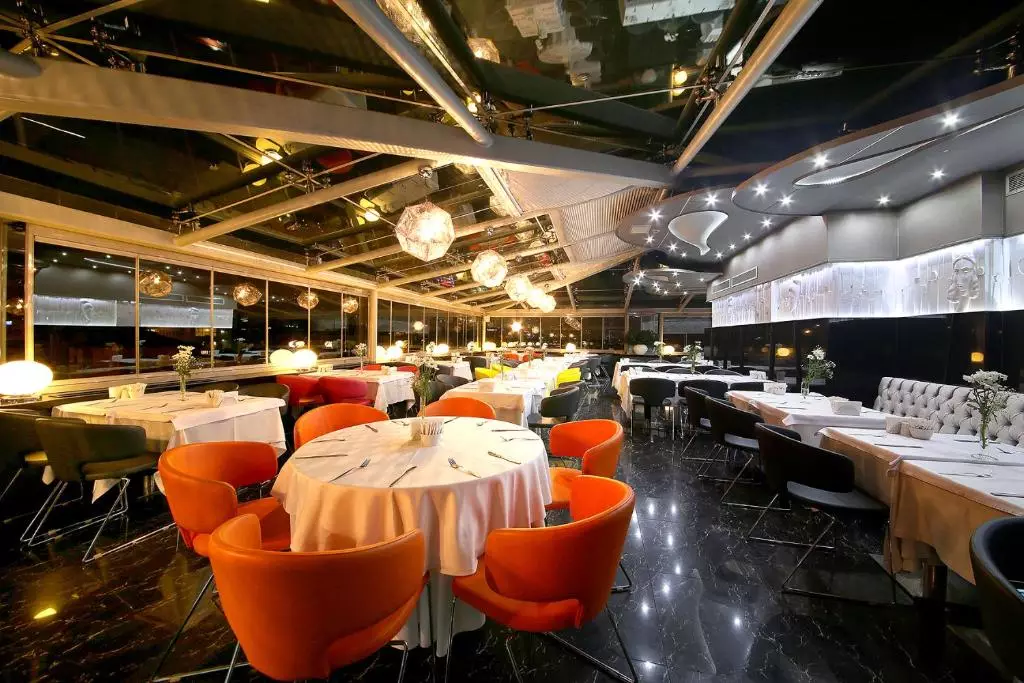 رستوران CARTOON TAKSIM